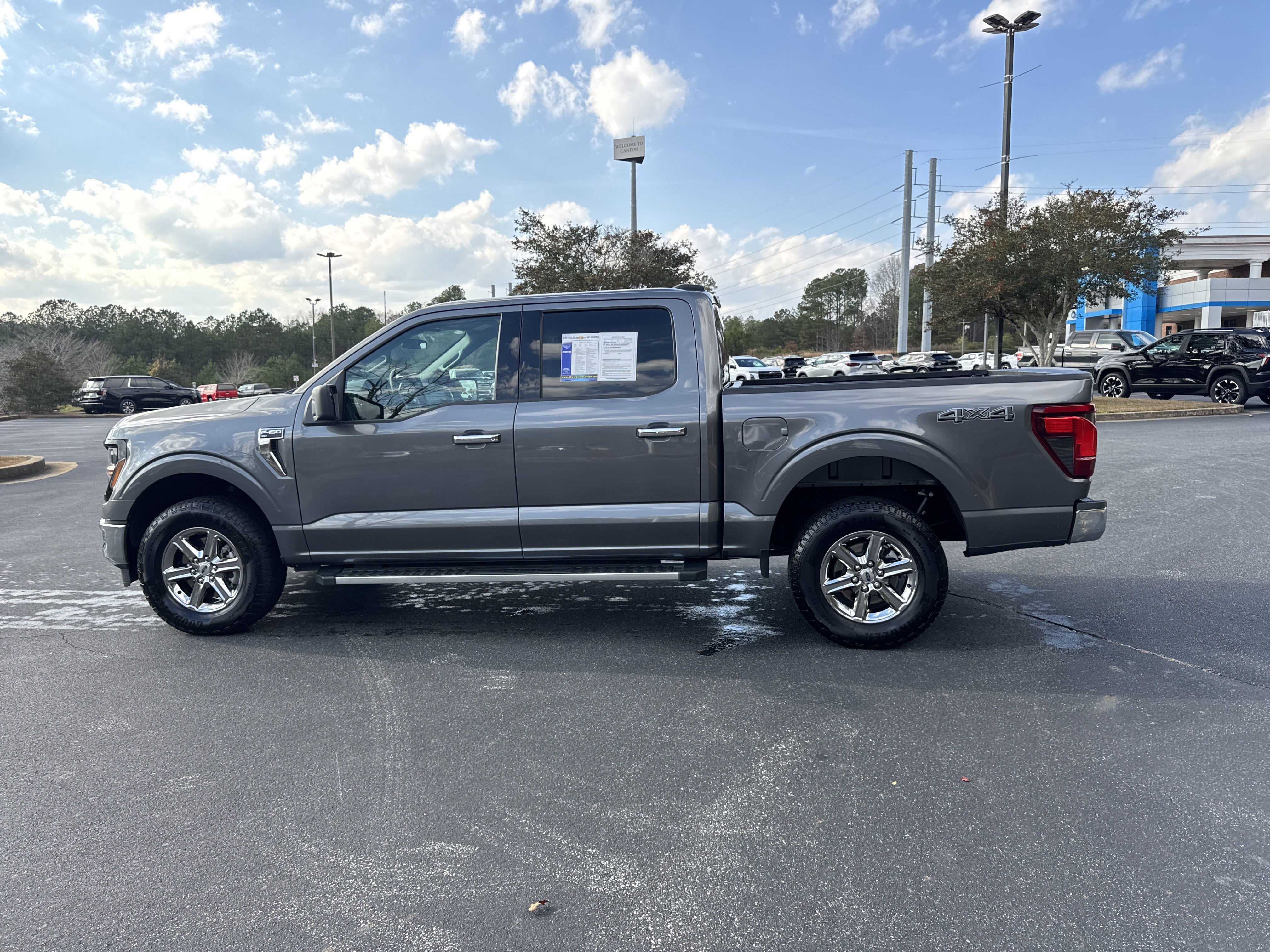 2025 Ford F-150 XLT - Photo 8