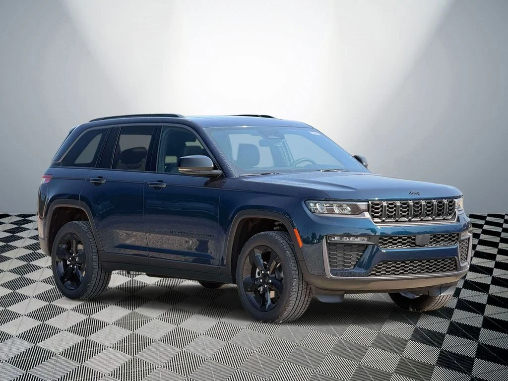 New 2026 Fathom Blue Pearl-Coat Exterior Paint Jeep Limited image 4