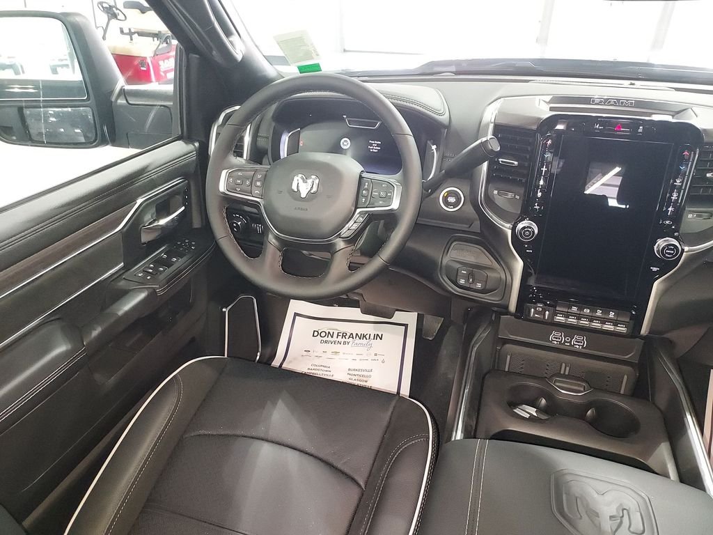 2026 RAM 3500 Laramie - Photo 15