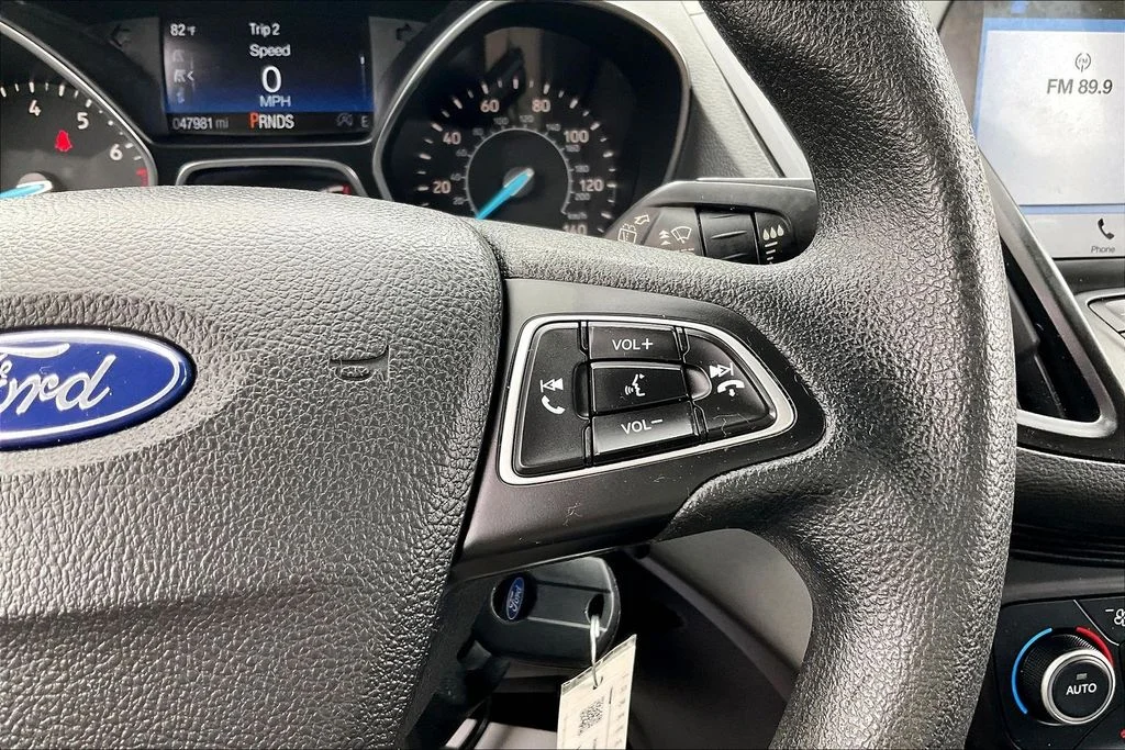 Used 2018 Gray Ford SE image 17