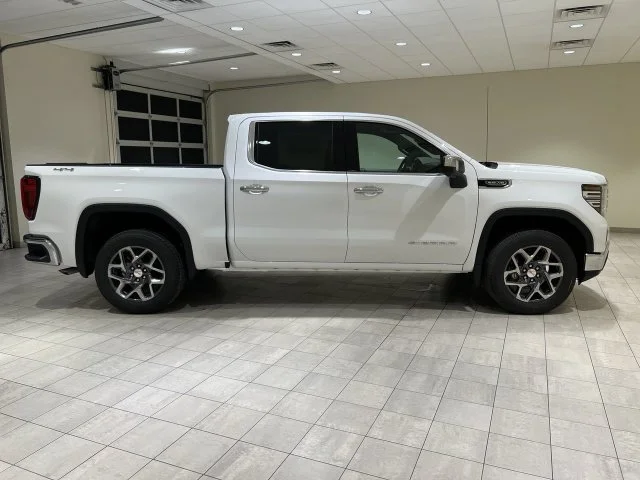 2026 GMC Sierra 1500 SLT - Photo 6