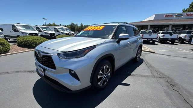 Used 2021 Silver Toyota XLE image 1