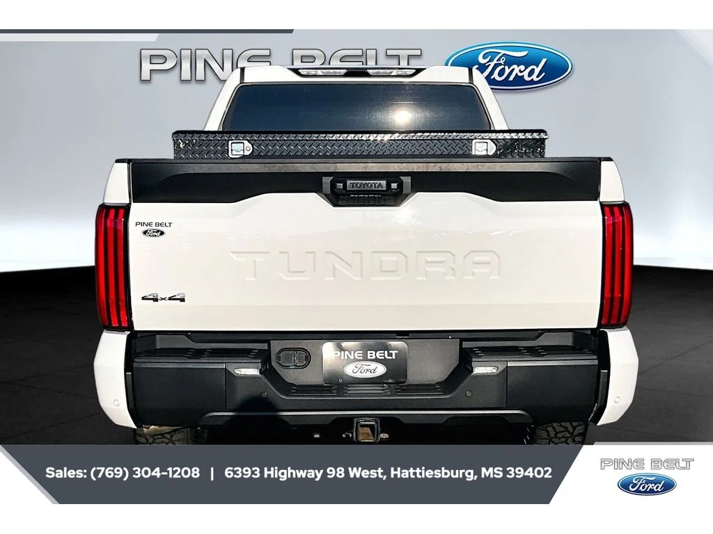 Used 2023 Ice Cap Toyota SR5 image 4