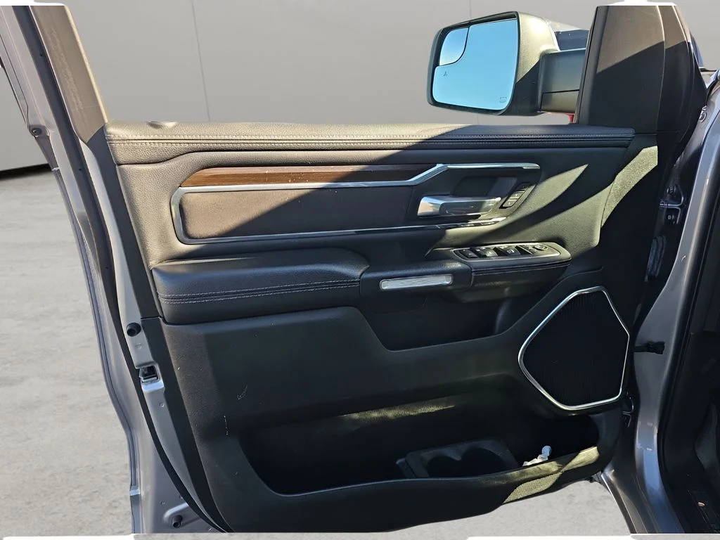 Used 2022 Billet Silver Metallic Clearcoat Ram Laramie image 10