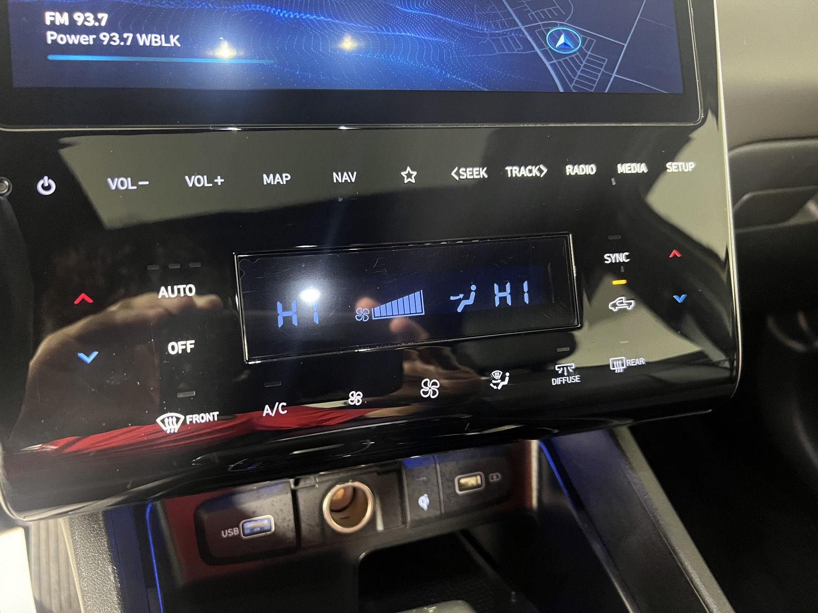 Used 2024 California Sand Hyundai Limited image 25