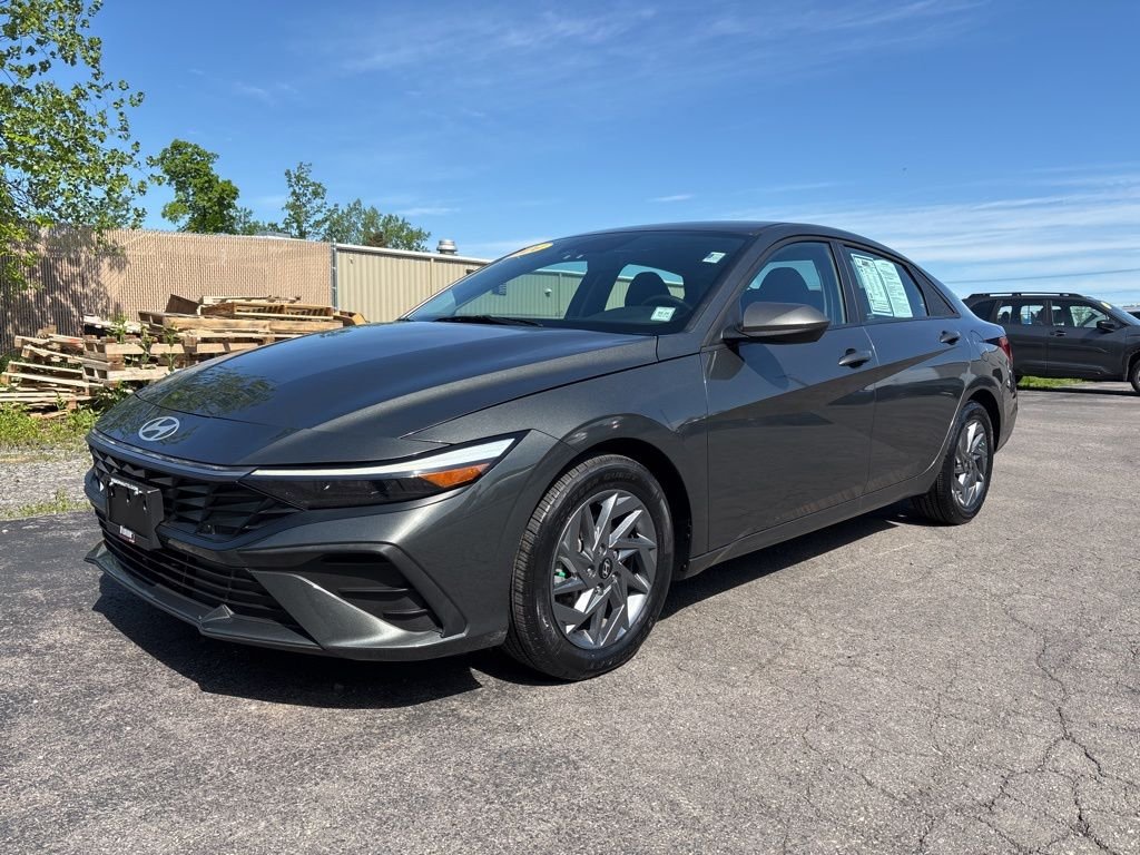 2024 Hyundai Elantra 2.0 SEL IVT's photo