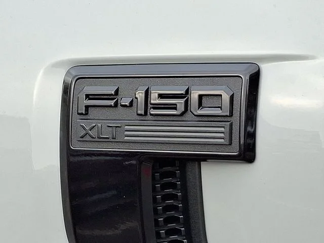 New 2026 Avalanche Ford XLT image 15