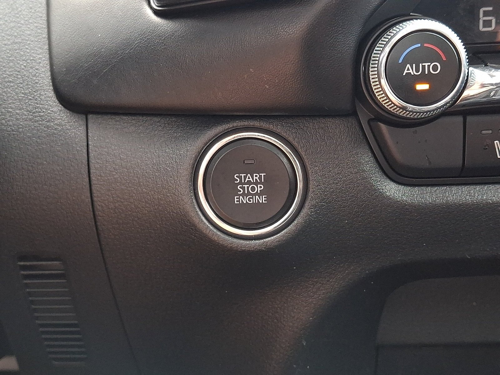 Used 2024 Wind Chill Pearl Mazda 2.5 S Premium Plus Package image 28