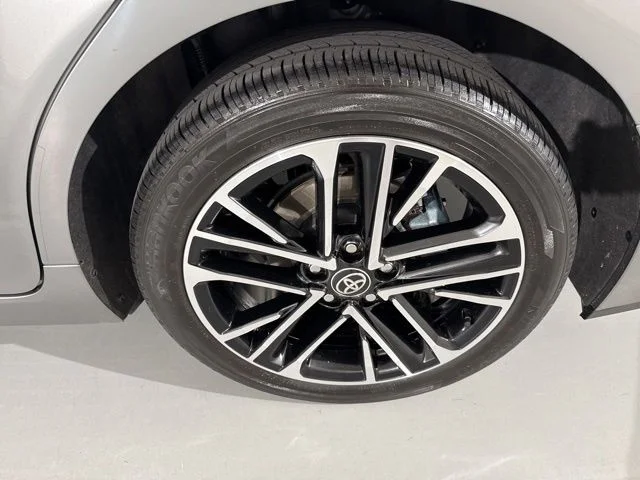 Used 2025  Toyota XLE image 7