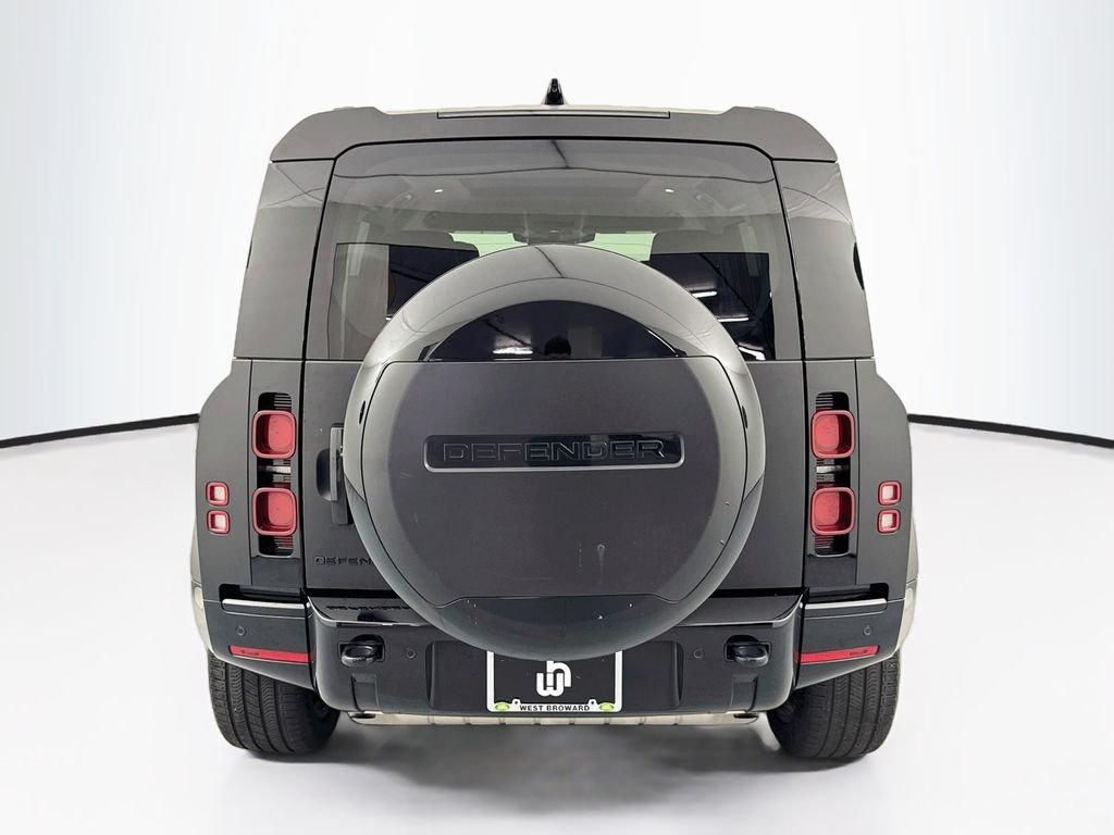 Certified Used 2024 Black Land Rover X-Dynamic SE image 6