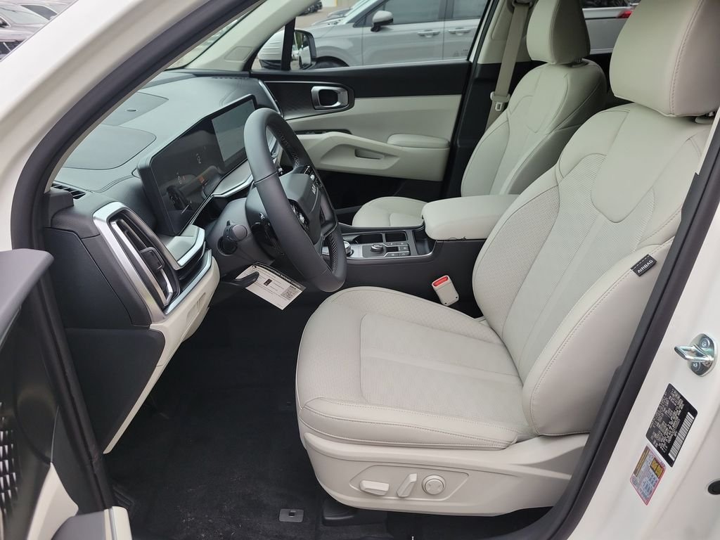 New 2026 Snow White Pearl Kia EX image 22