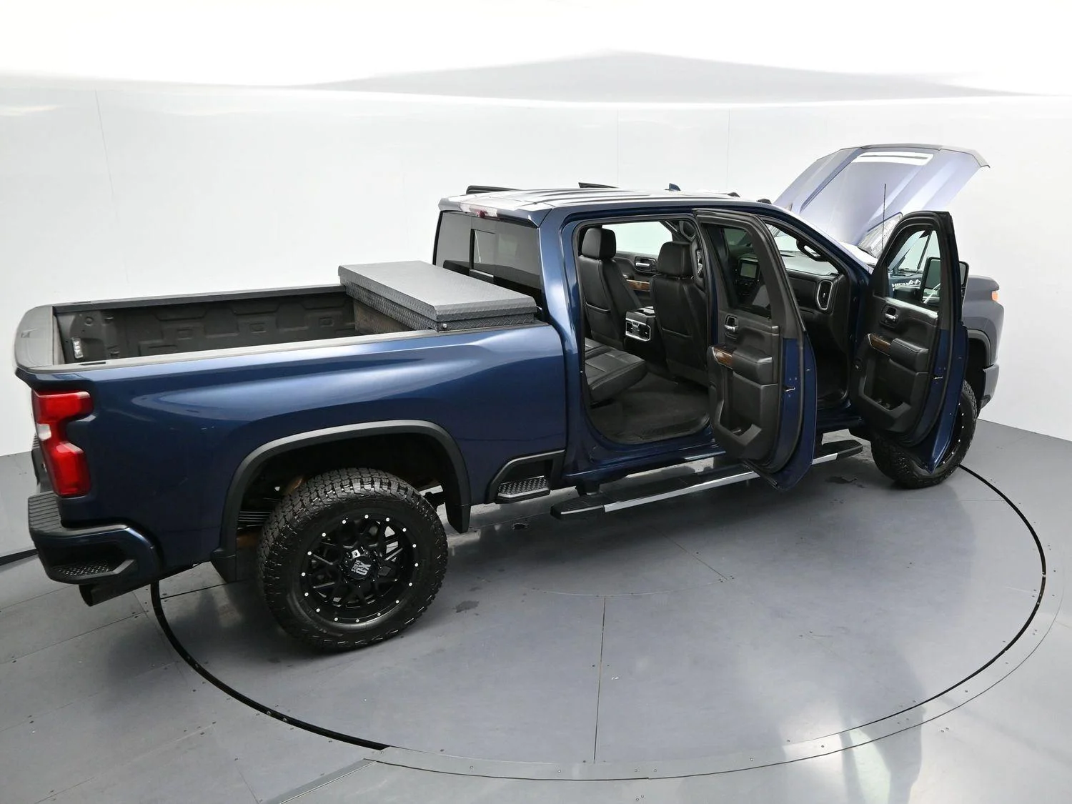 Used 2020 NORTHSKY BLUE METALLIC Chevrolet High Country image 42