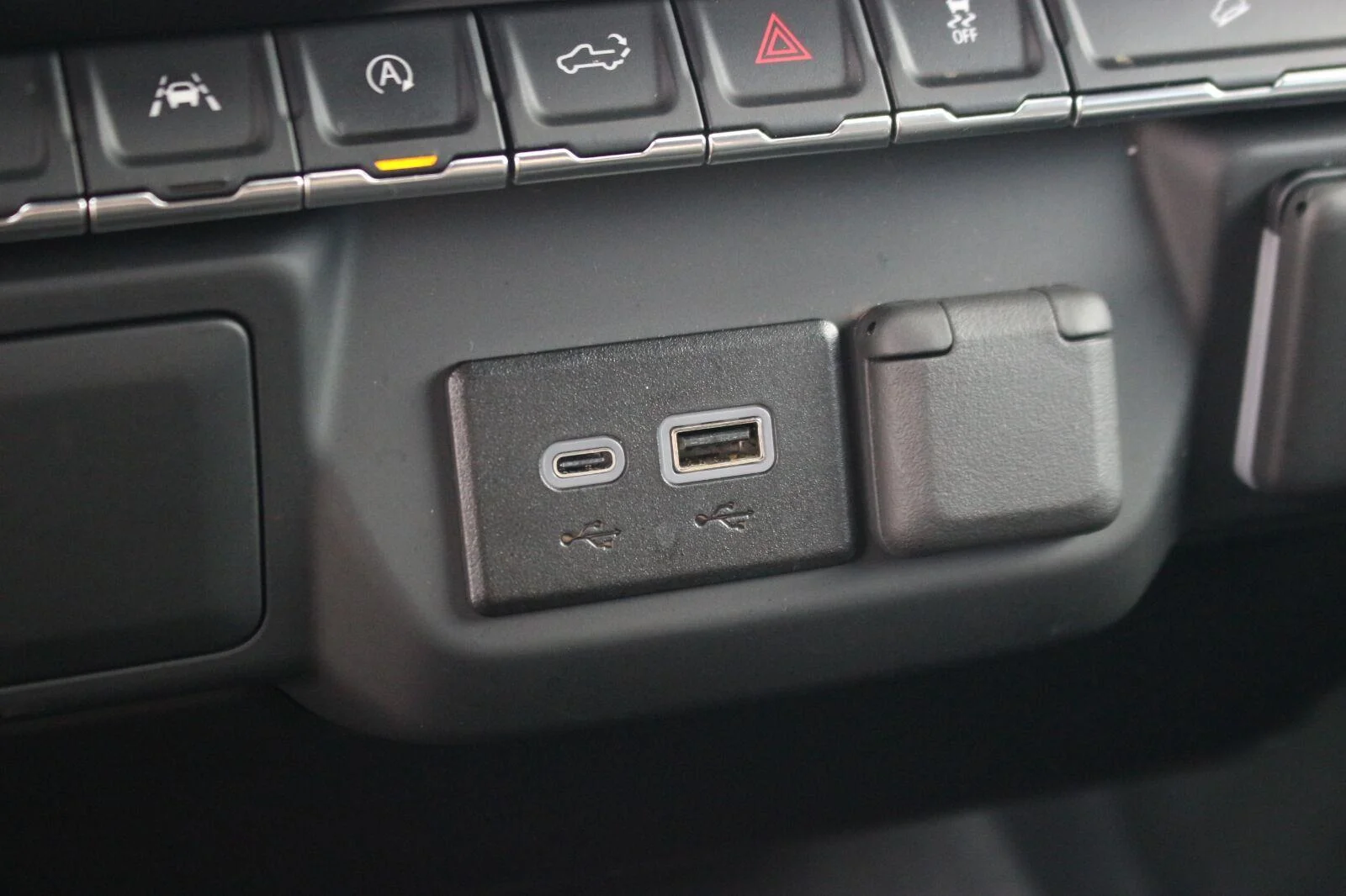 Used 2024 Summit White Chevrolet Custom Trail Boss image 28