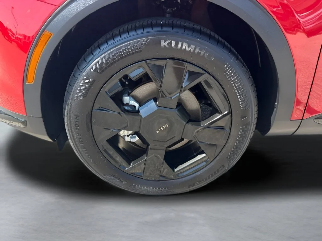 Used 2026 Red Kia X-Line image 33