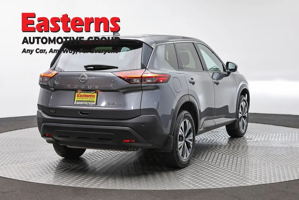Used 2023 Gray Nissan SV image 5