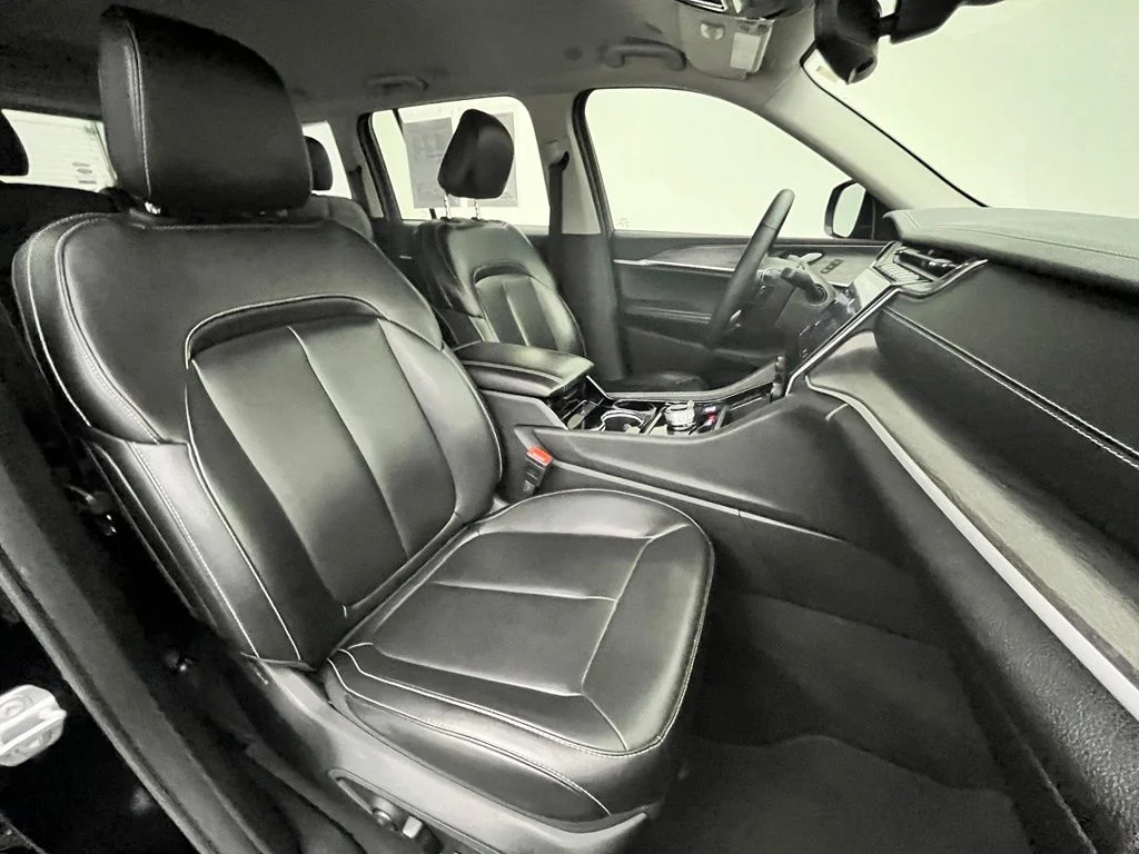 Used 2023 Black Jeep Limited image 33
