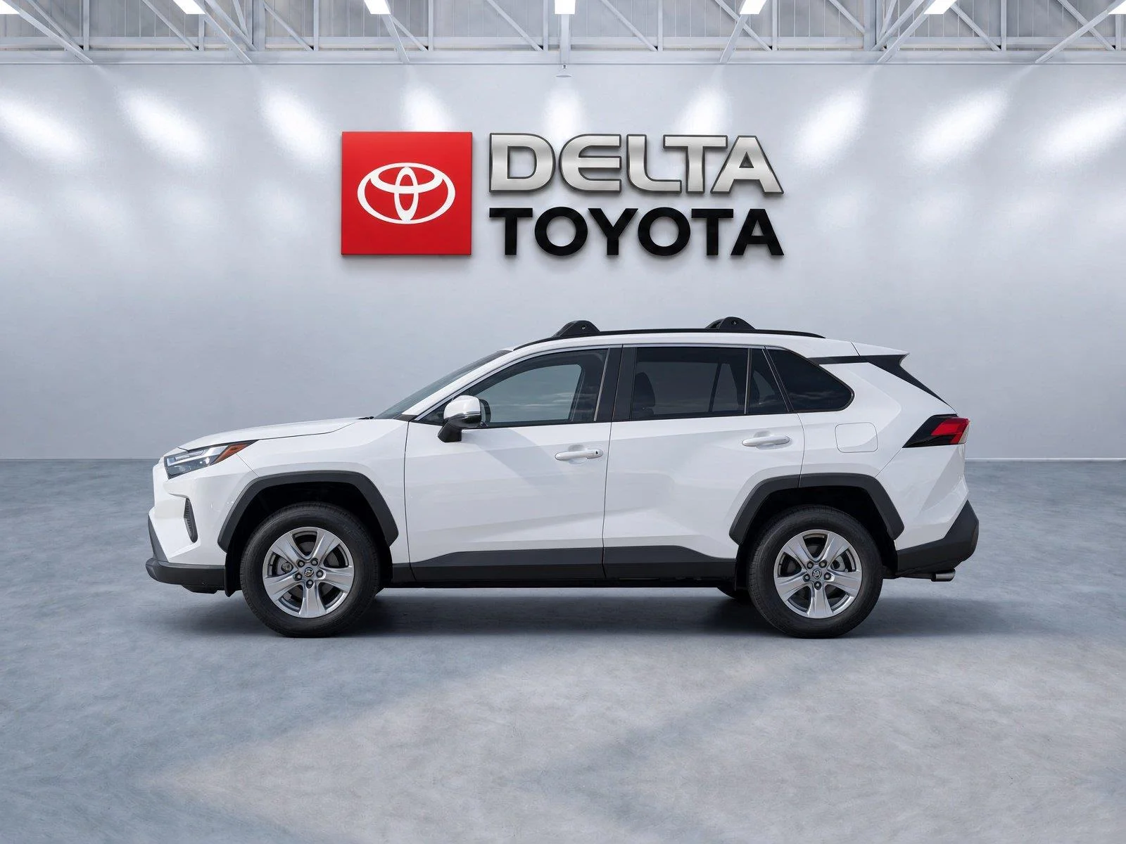 Used 2022 White Toyota XLE image 2
