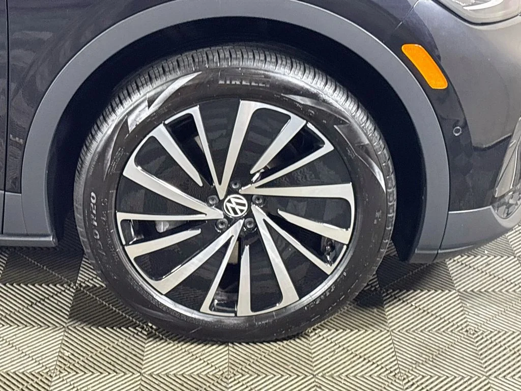 Certified Used 2025 Black Volkswagen Pro image 24