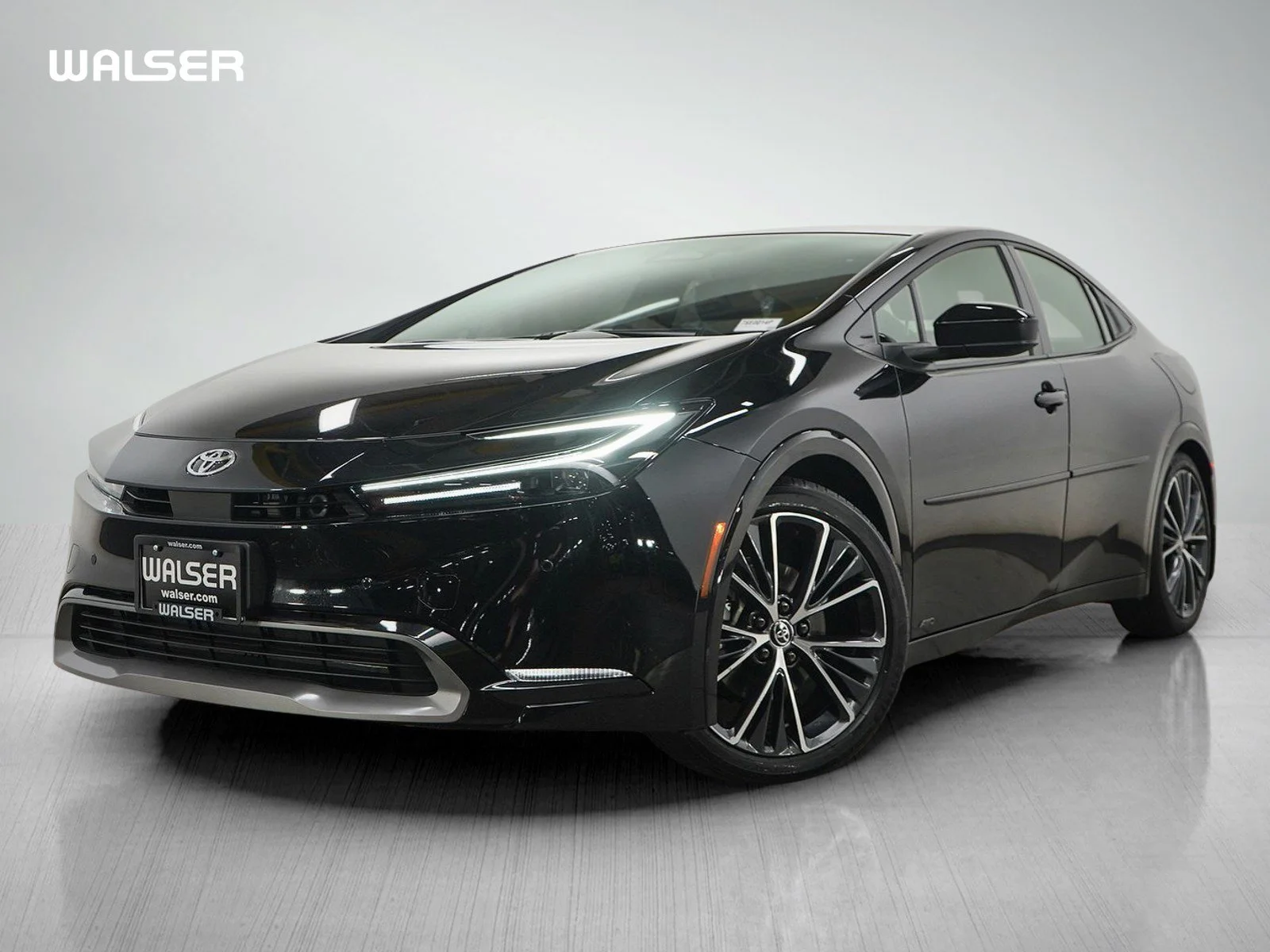 2024 Toyota Prius XLE AWD's photo