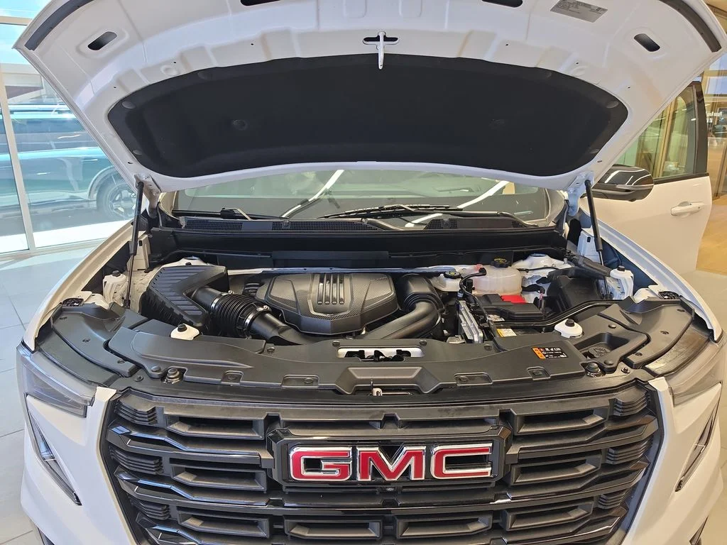 Used 2024 White GMC Elevation image 29