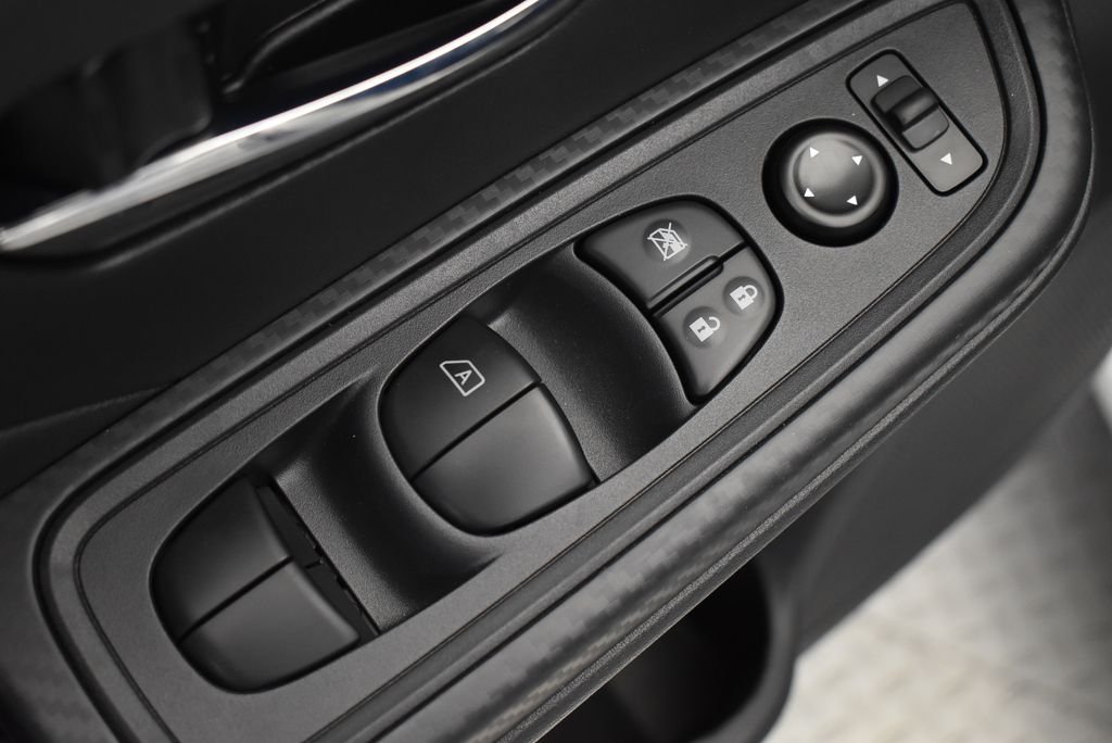 2025 Nissan Versa Sedan SV - Photo 11