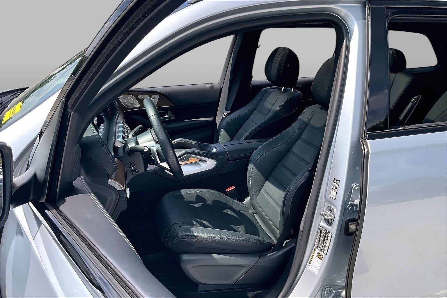 Used 2025 Cirrus Silver Metallic Mercedes-Benz GLS 580 image 8