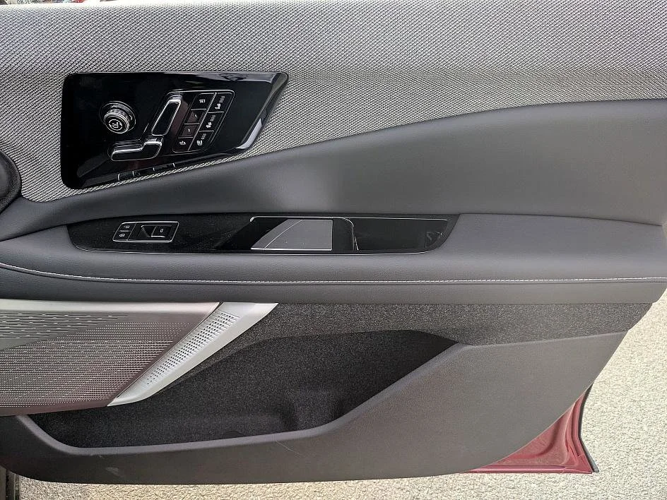 2025 Cadillac OPTIQ Luxury 2 - Photo 31