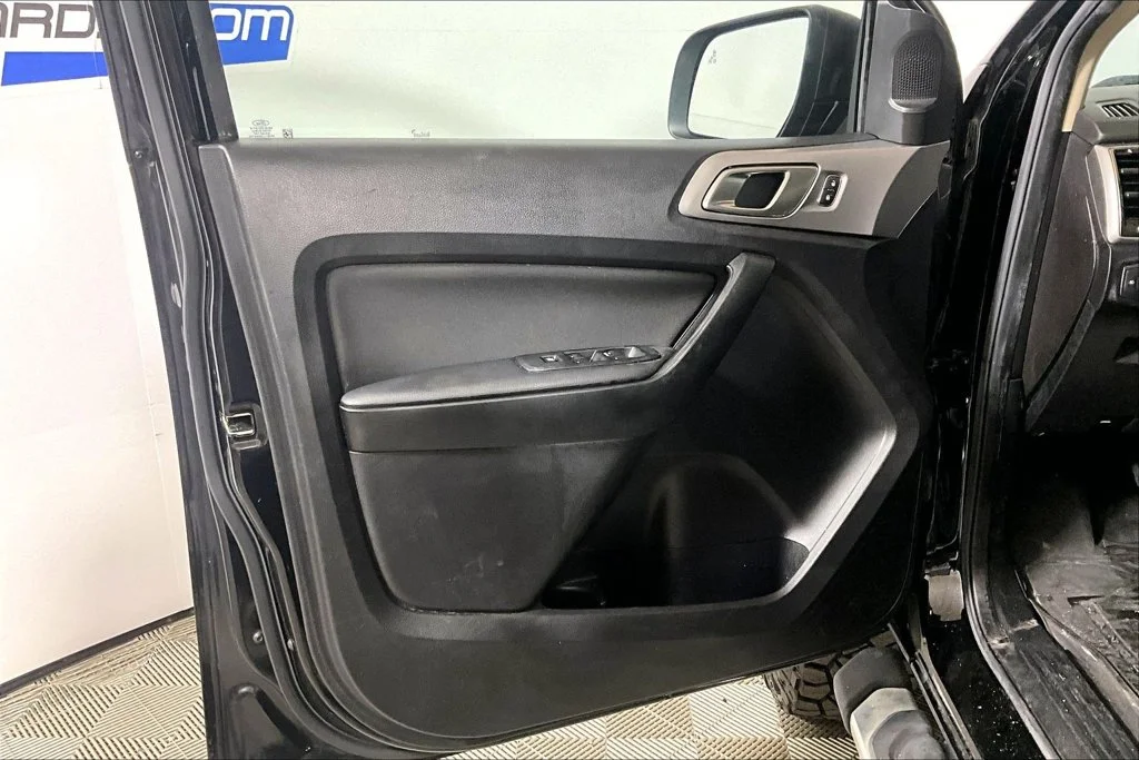 Used 2019 Shadow Black Ford XLT image 18