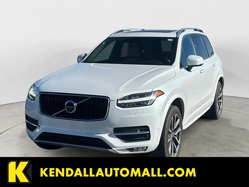 2018 Volvo XC90 T6 AWD Momentum's photo