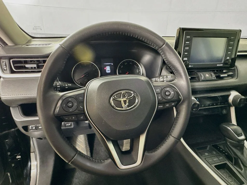 Used 2022 Black Toyota XLE Premium image 11
