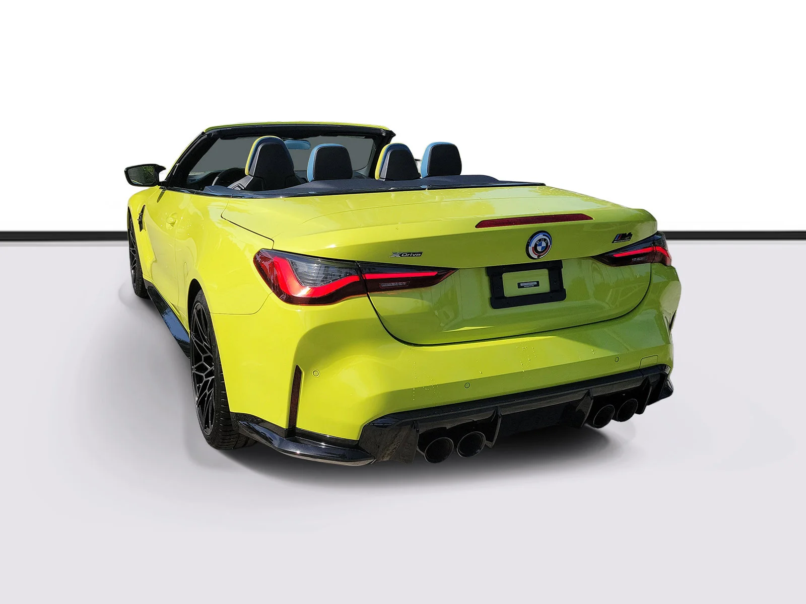 2023 BMW M4 Convertible 3
