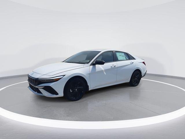 New 2026 White Hyundai SEL Sport image 4