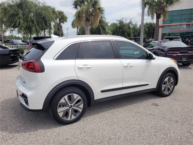 2022 Kia Niro EX - Photo 13