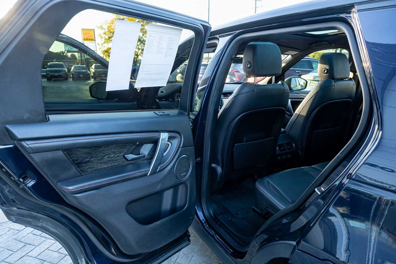 Used 2020 Portofino Blue Metallic Land Rover SE R-Dynamic image 30