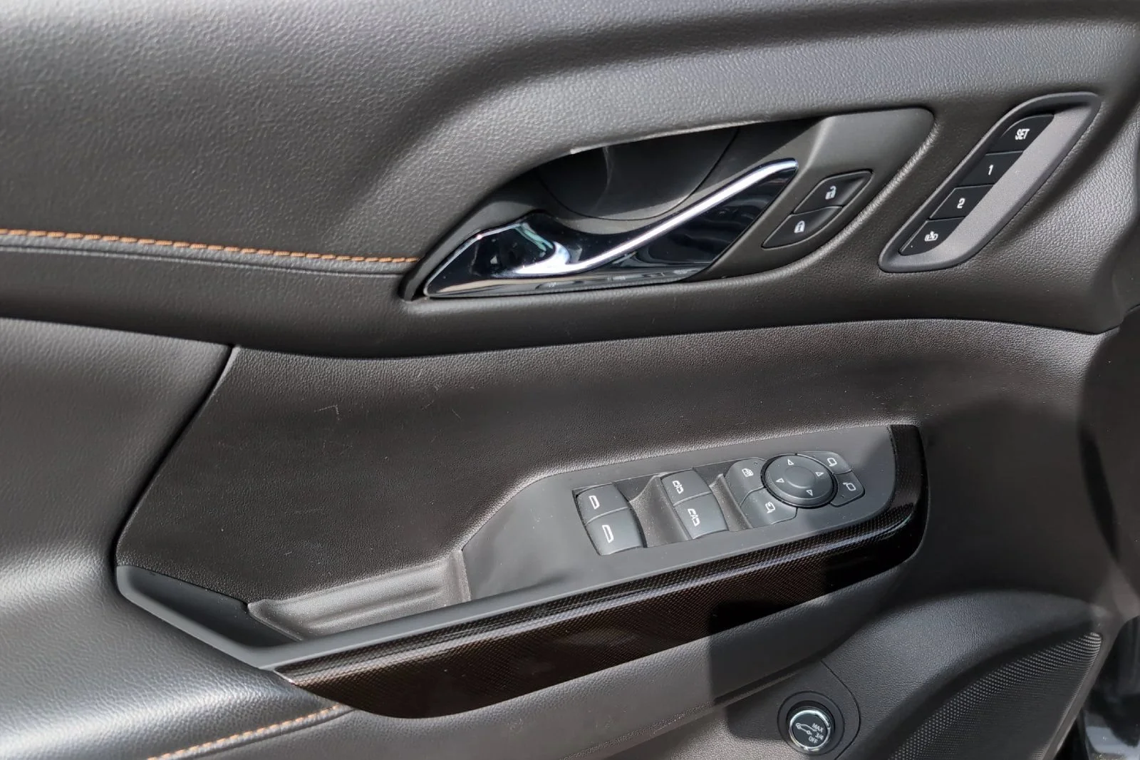 Used 2023 Ebony Twilight Metallic GMC AT4 image 12