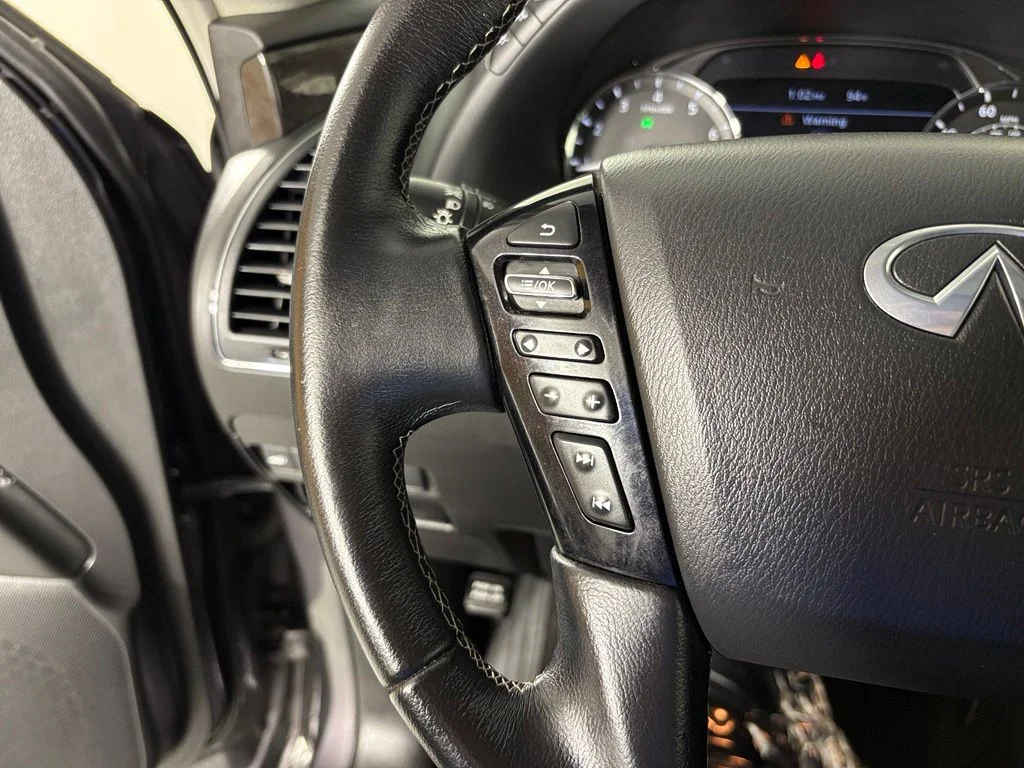 Used 2024 Gray INFINITI LUXE image 21