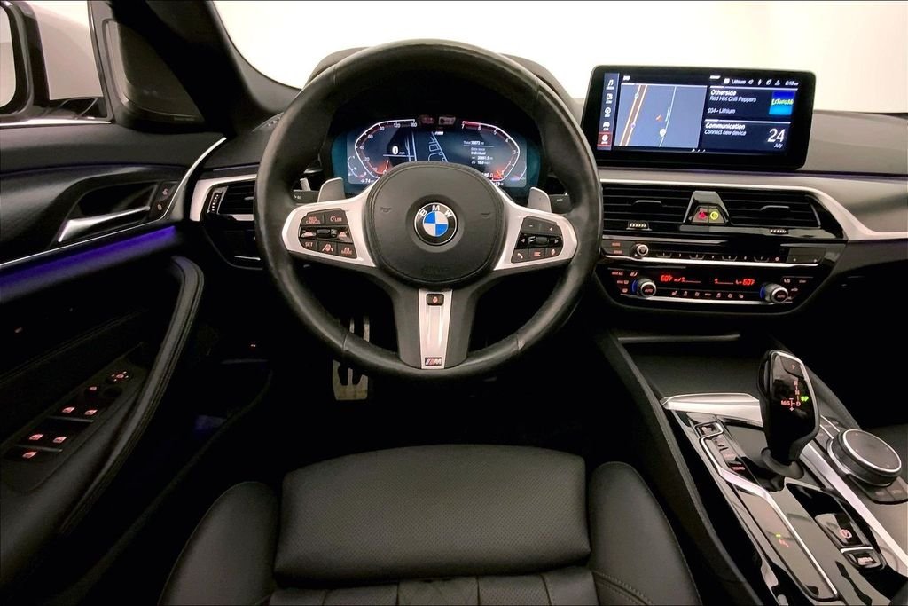 Used 2023 Alpine White BMW  image 4