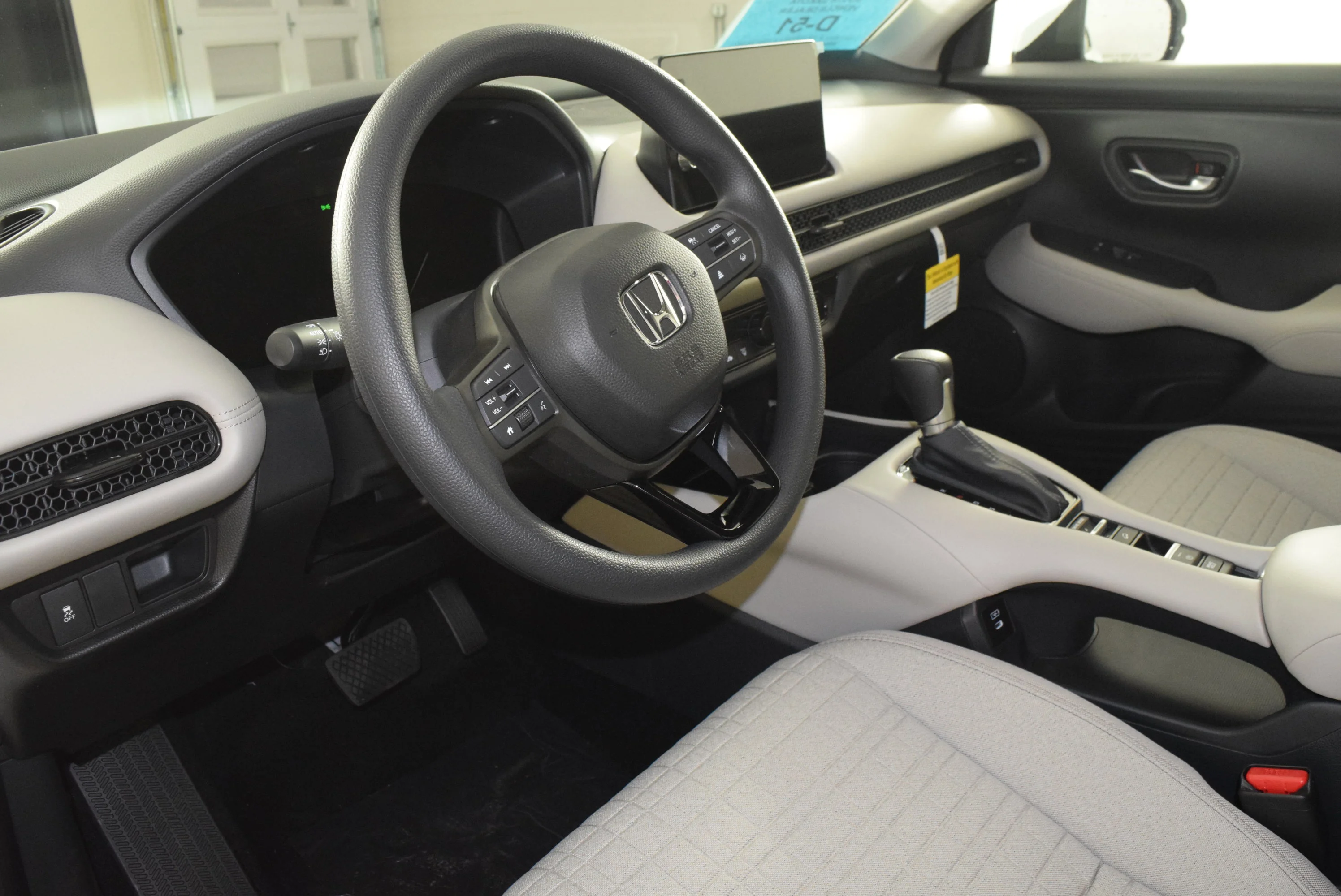 New 2027 Platinum White Pearl Honda LX image 2