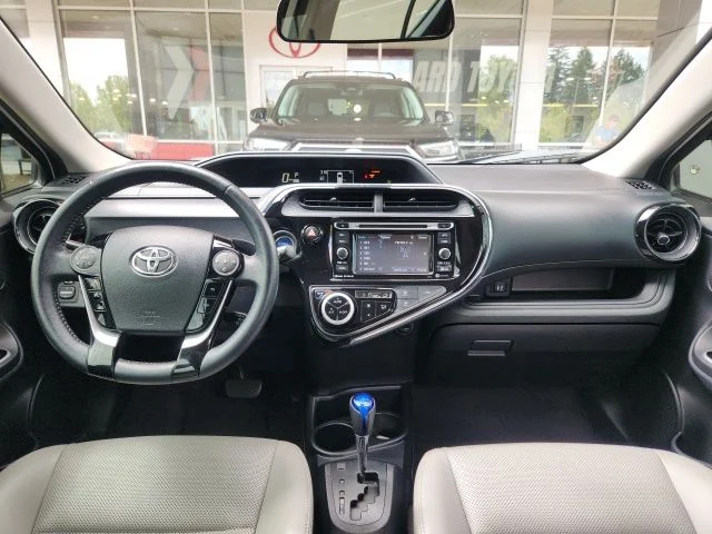 Used 2018  Toyota Four image 16