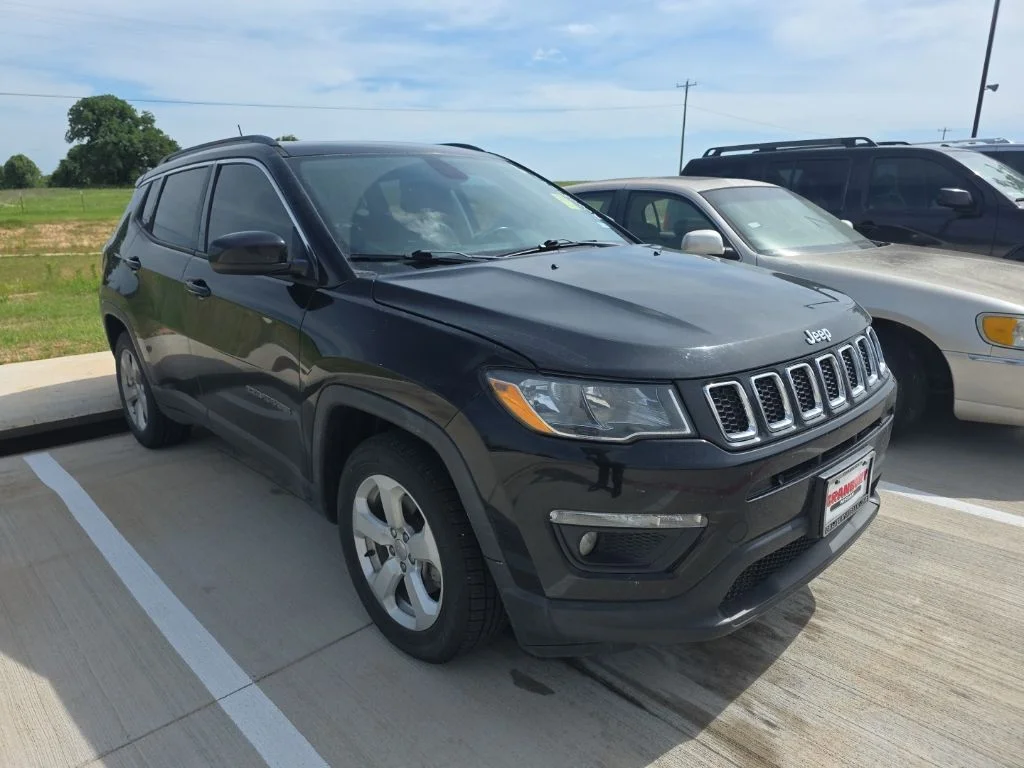 Used 2018 Jeep Compass Latitude with VIN 3C4NJCBB8JT344103 for sale in Granbury, TX