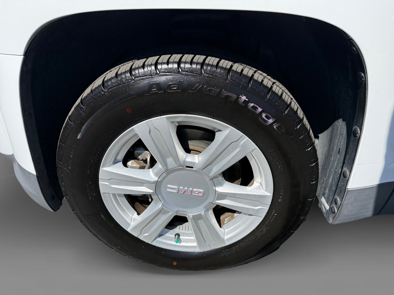Used 2015 Summit White GMC SLE-1 image 9