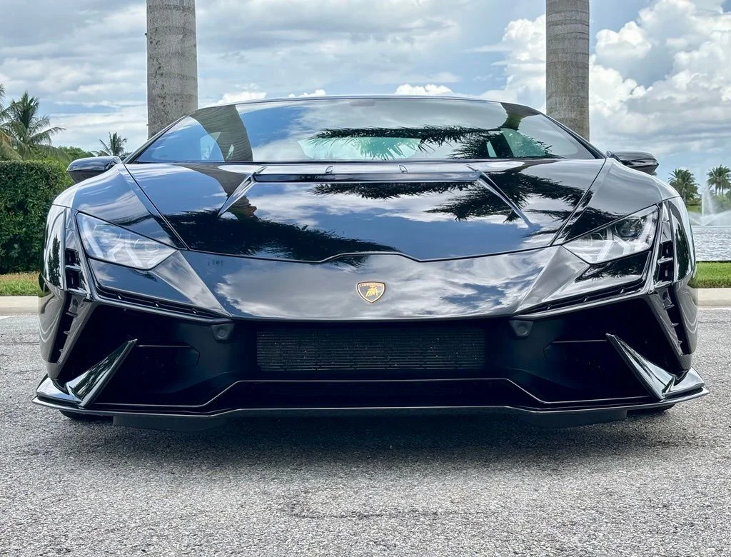 Used 2024 Nero Noctis Metallic Lamborghini  image 3