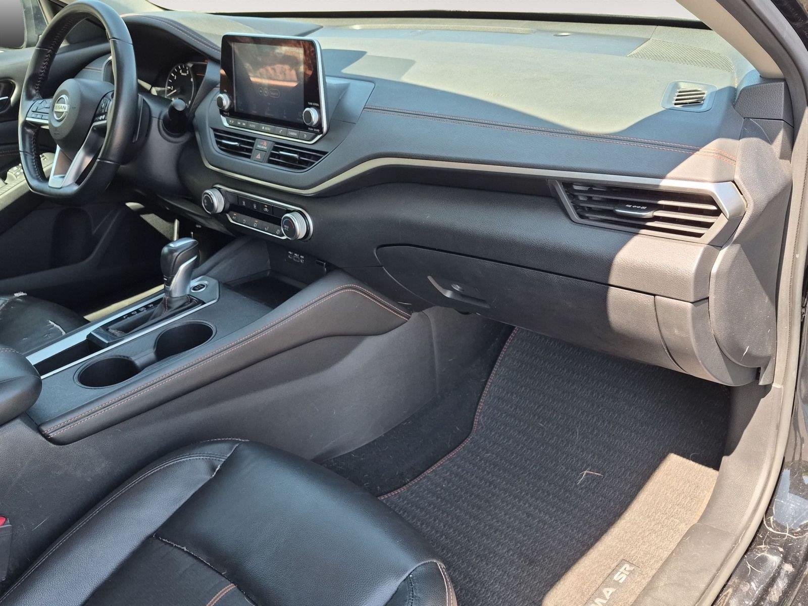 Used 2020 Super Black Nissan 2.5 SR image 17