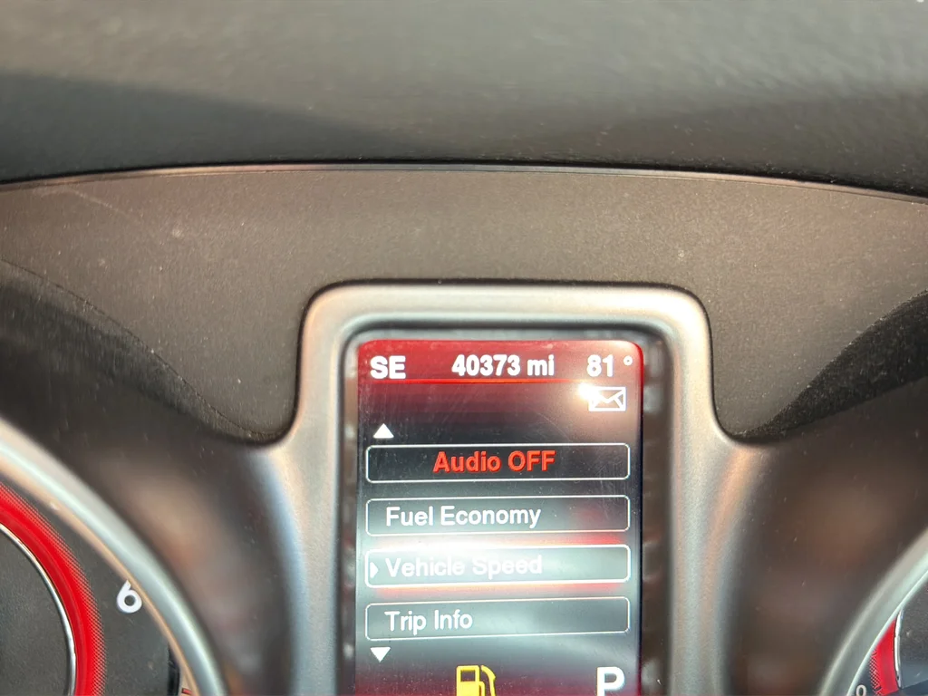 Used 2015 Black Dodge Crossroad image 10