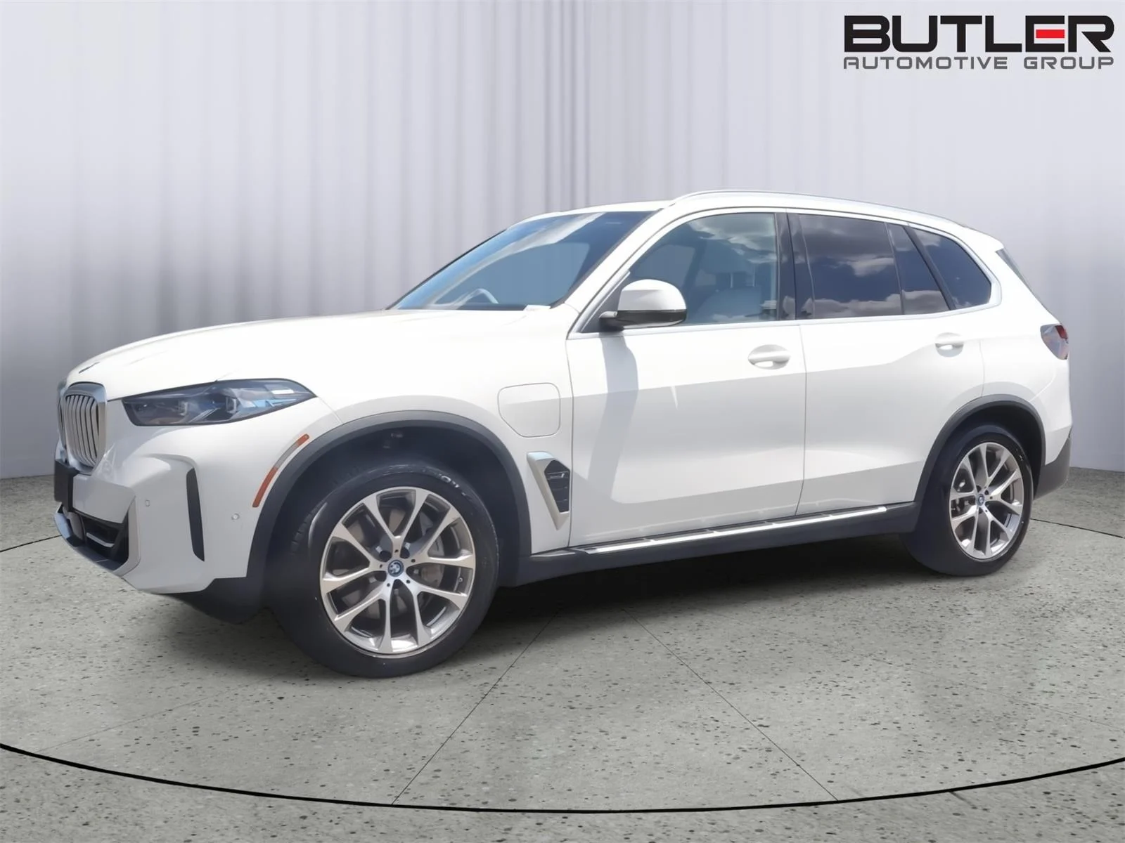 Used 2024 Alpine White BMW xDrive50e image 1
