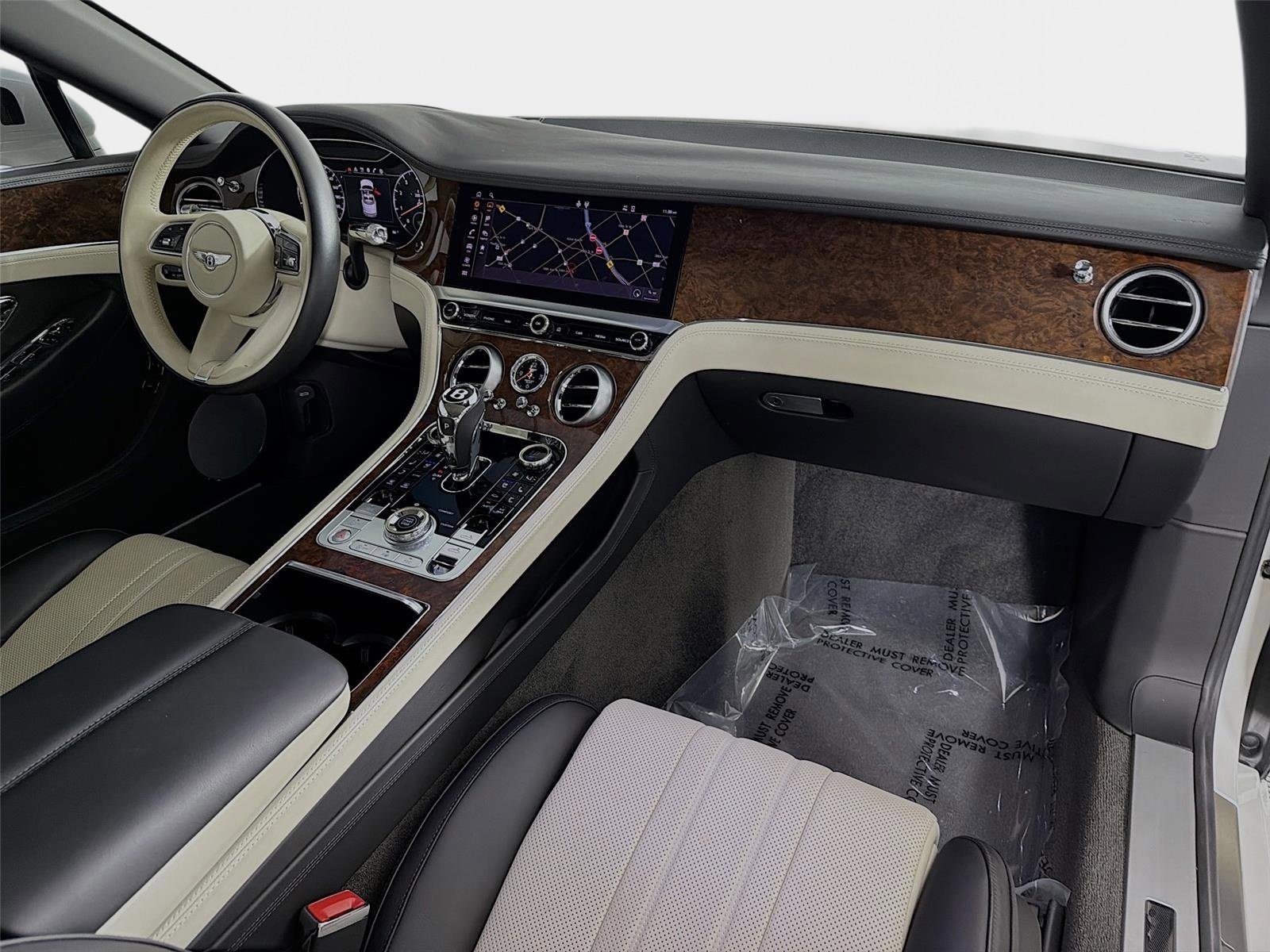 Used 2022 White Bentley V8 image 26