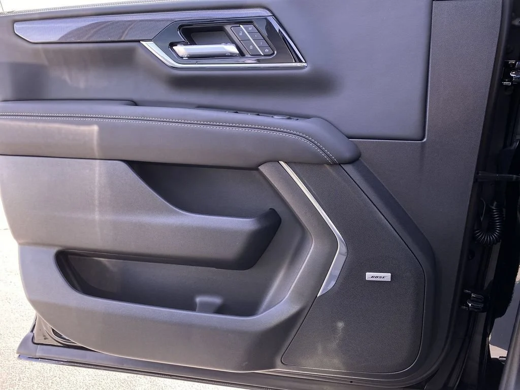 Used 2026 Onyx Black GMC Elevation image 30