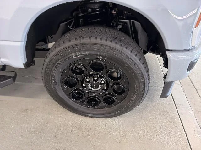 New 2026 Glacier Gray Metallic Tri-Coat Ford F-250® Lariat® image 22