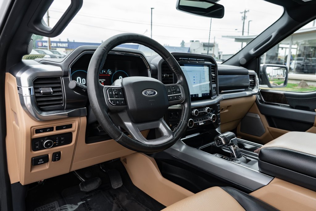Used 2022 Oxford White Ford Lariat image 28