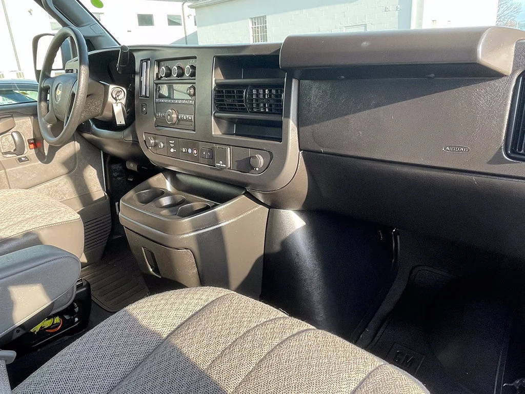 Used 2025 Summit White Chevrolet 1LT image 18